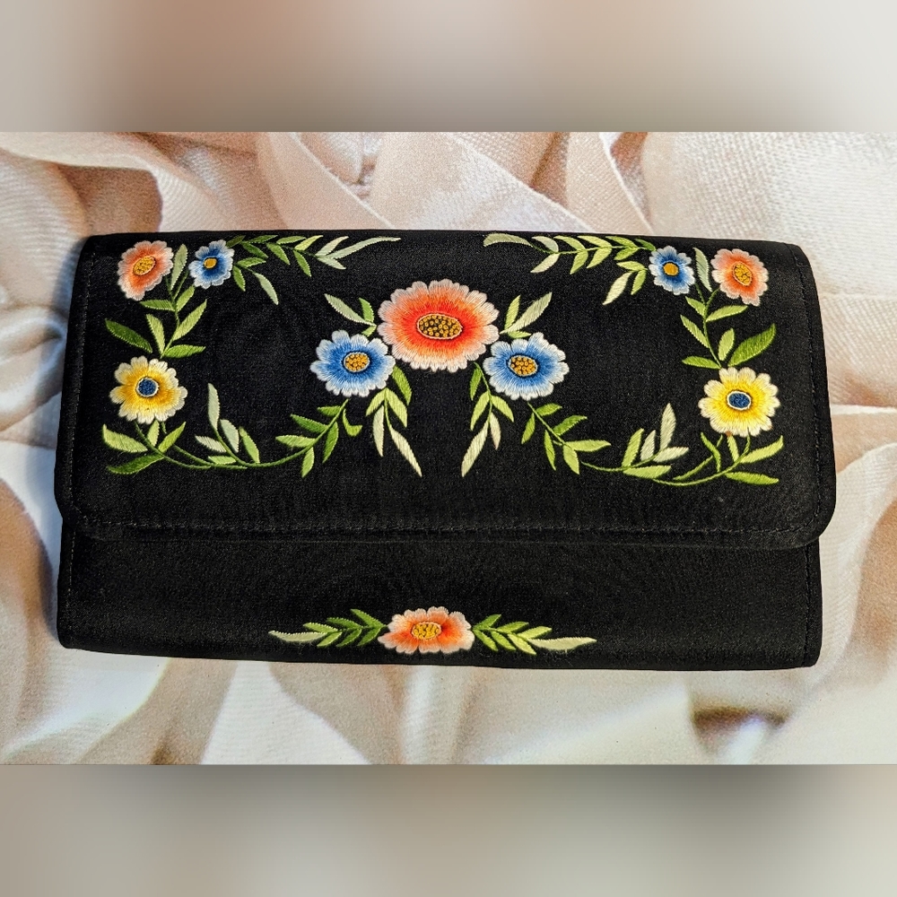 Wallet, Silk, Embroidered Flowers 🌹